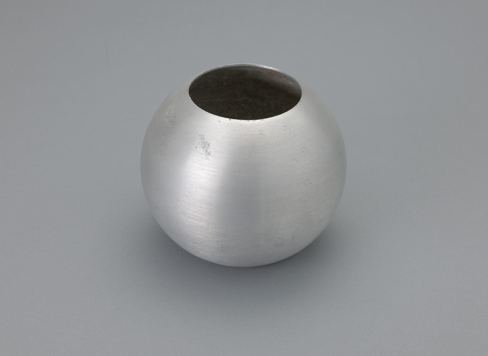 Russel Wright. Small &#34;Ball&#34; vase. c.1930-1935
