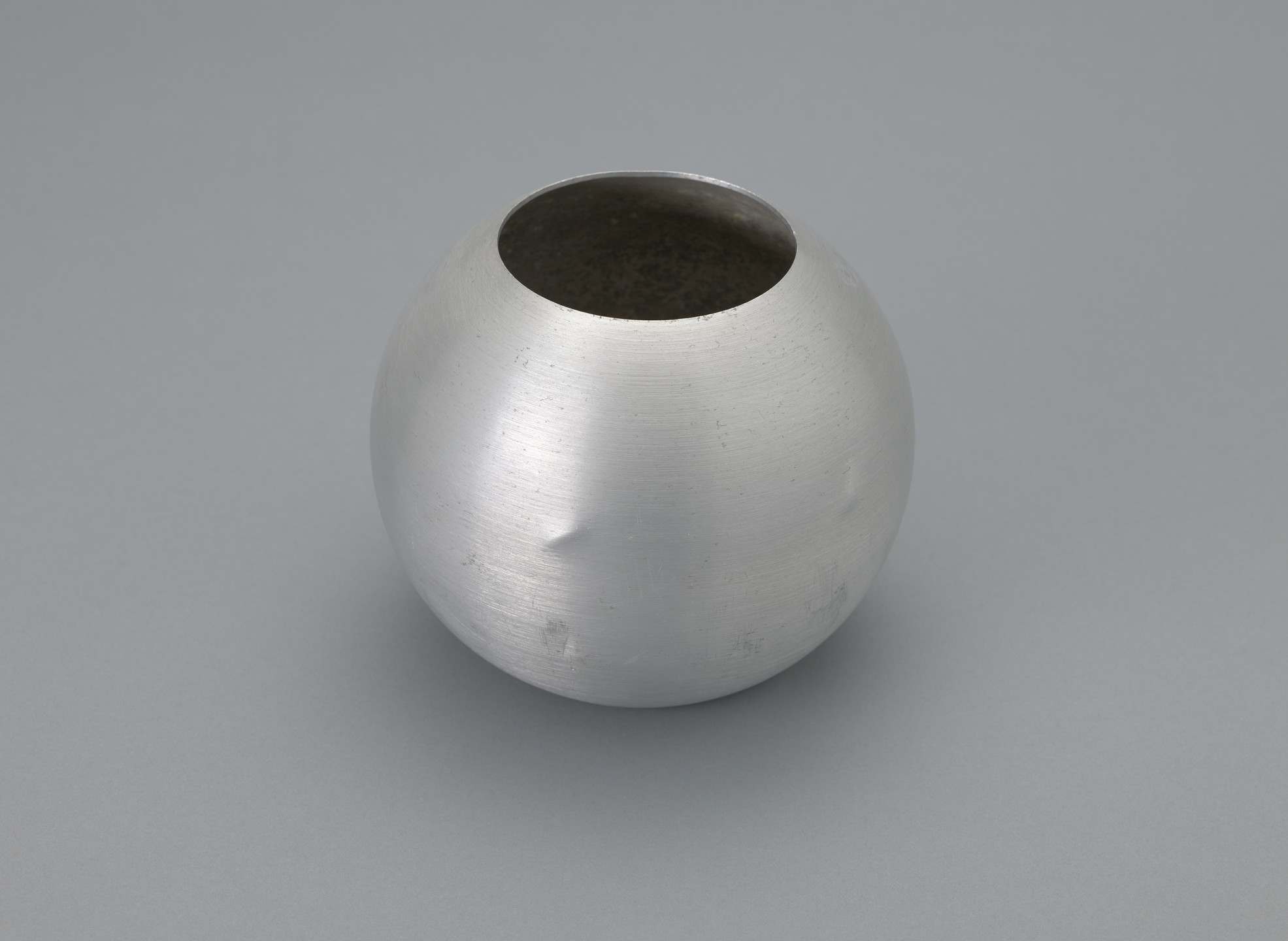Russel Wright. Small &#34;Ball&#34; vase. c.1930-1935
