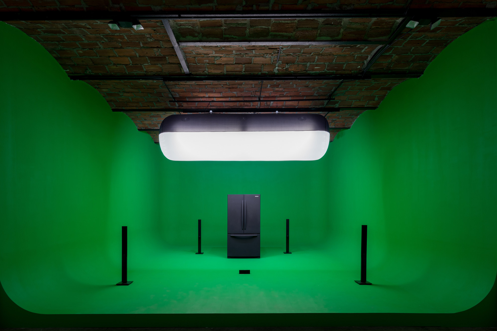 Mark Leckey. GreenScreenRefrigerator. 2010
