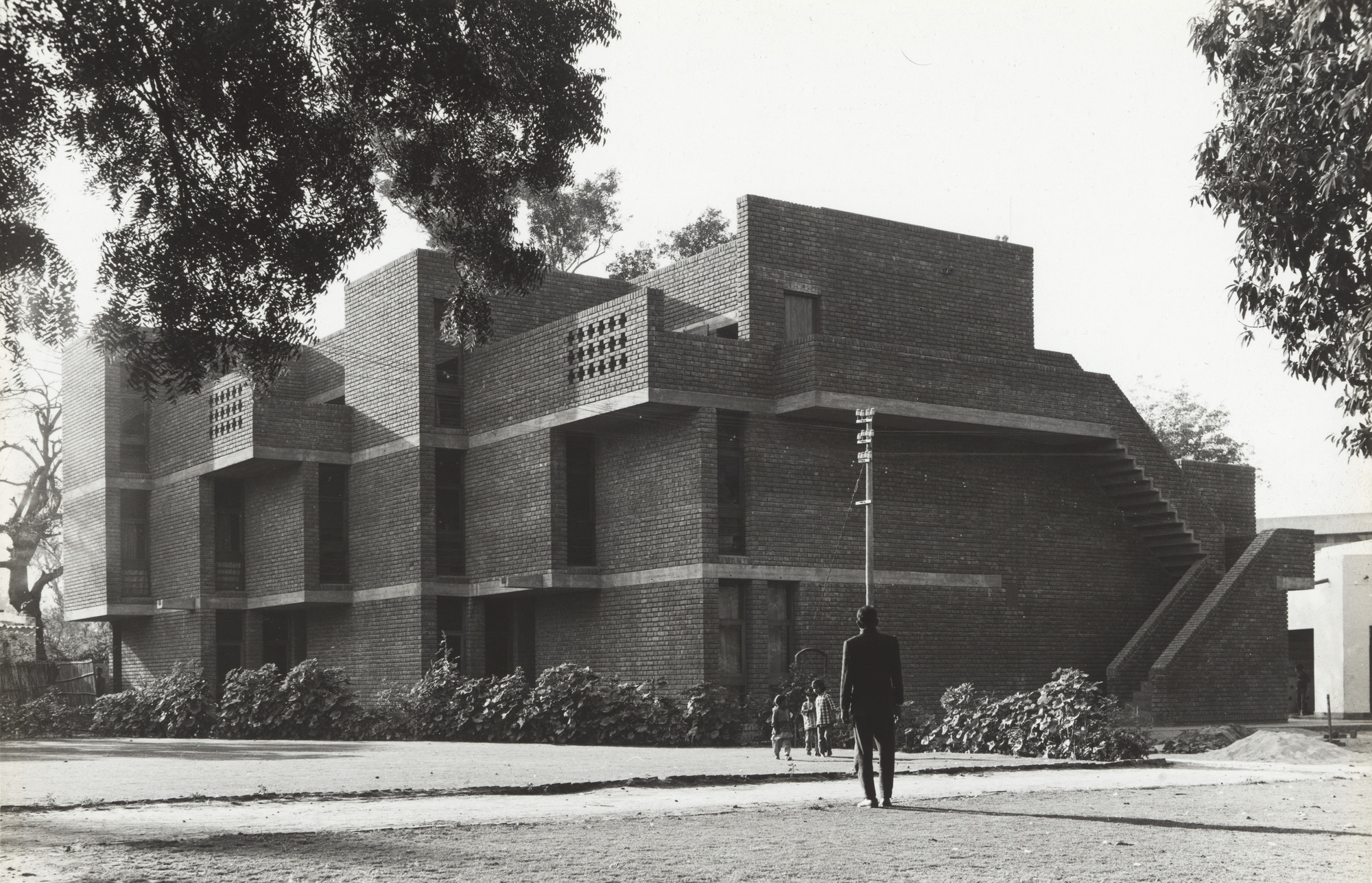 Raj Rewal. French Embassy Staff Quarters, New Delhi, India. 1967