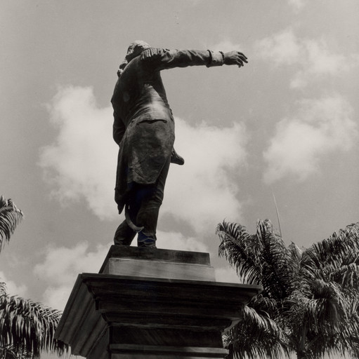 Estatua de Washington en El Paraíso (Washington Statue in El Paraíso)