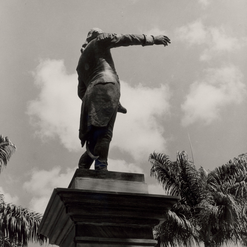 Estatua de Washington en El Paraíso (Washington Statue in El Paraíso)