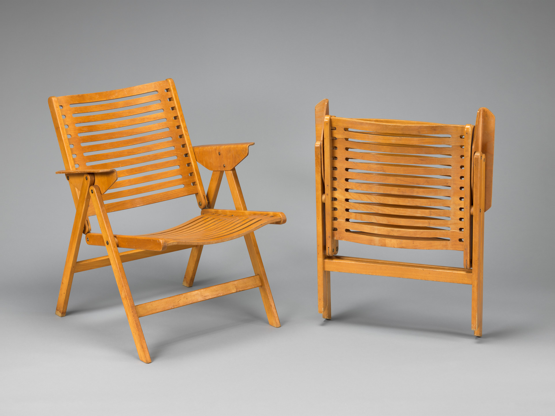 Cartas credenciales Walter Cunningham aniversario Niko Kralj. REX Lounge Chairs. 1956 | MoMA