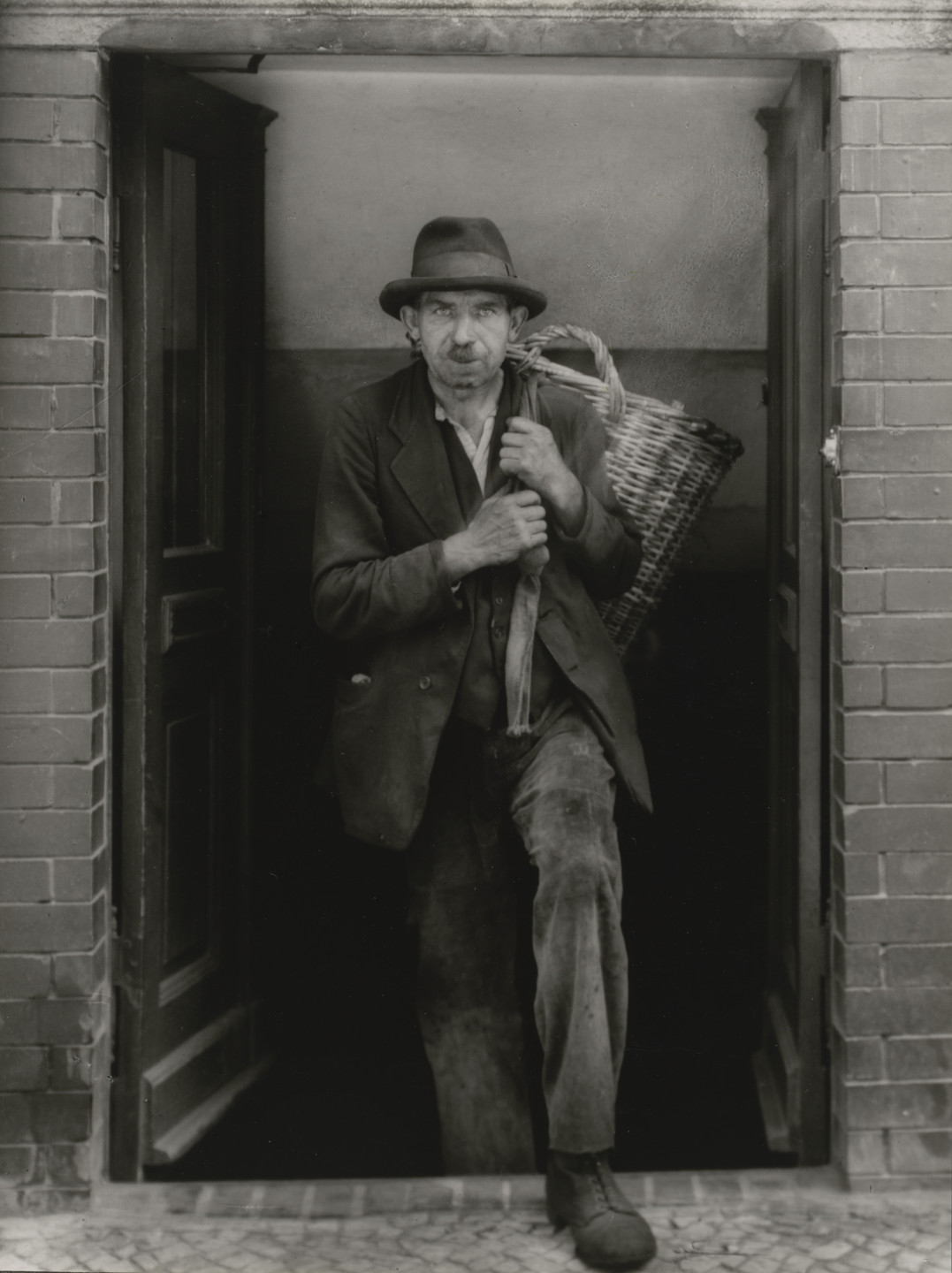 【Mr.frea 】August Sander August Sander. Berlin Coal Carrier. 1929 | MoMA