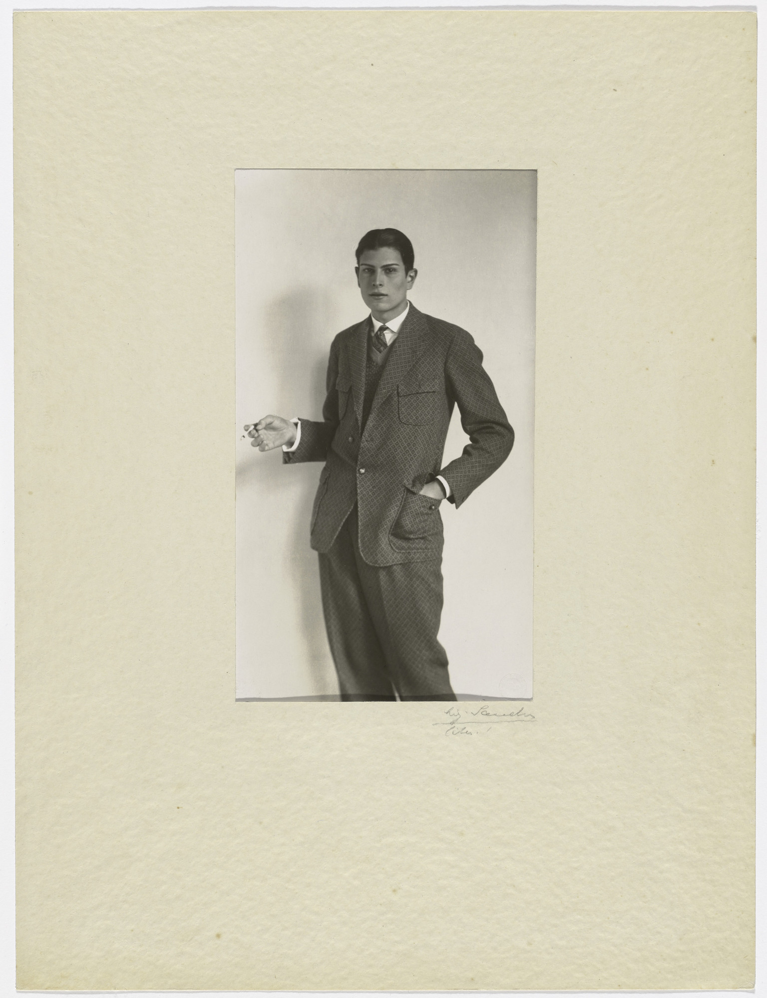 【Mr.frea 】August Sander August Sander. The Fighter or Revolutionary. 1912 | MoMA