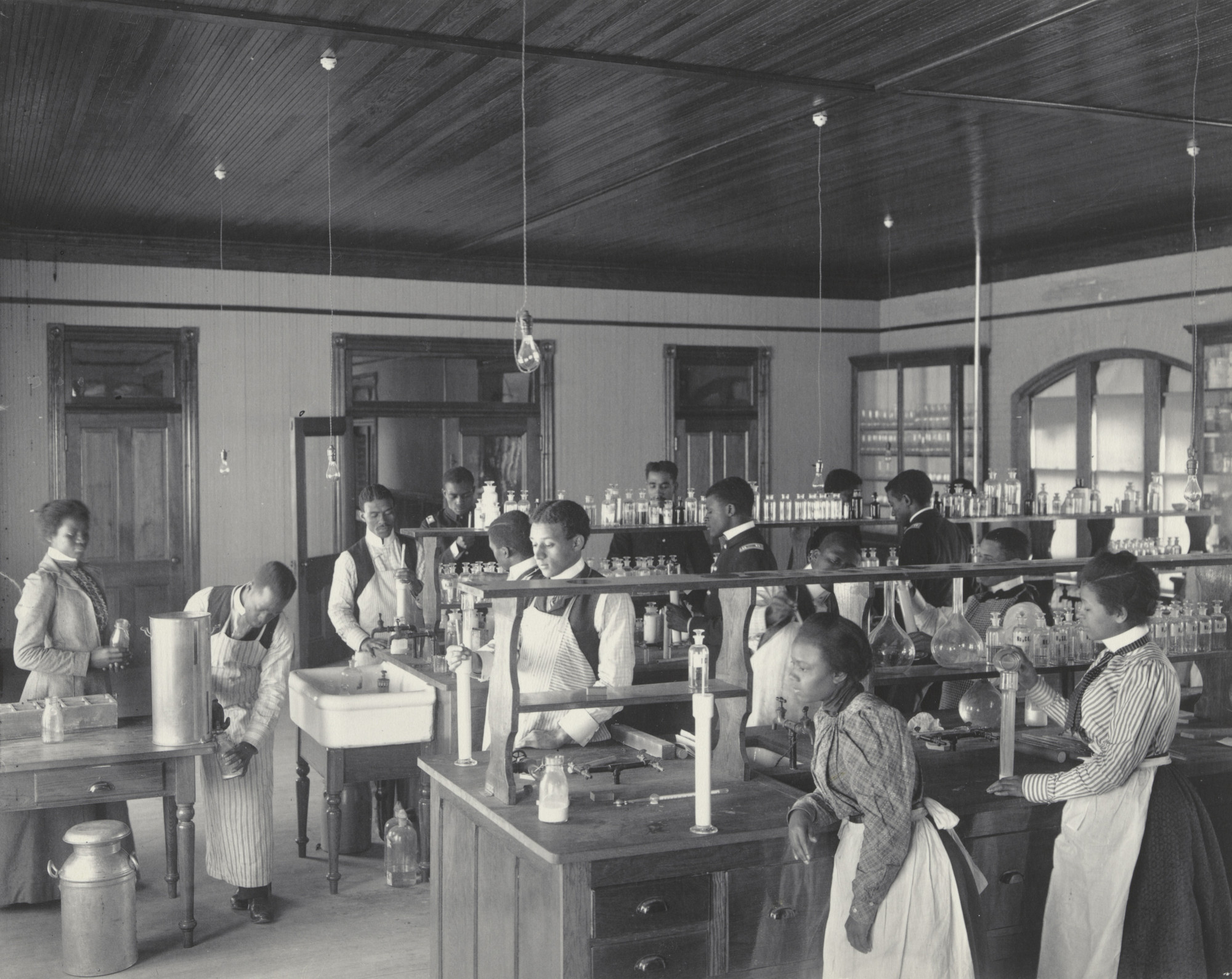 Frances Benjamin Johnston. Agriculture. Inspection of milk. Use of the lactometer