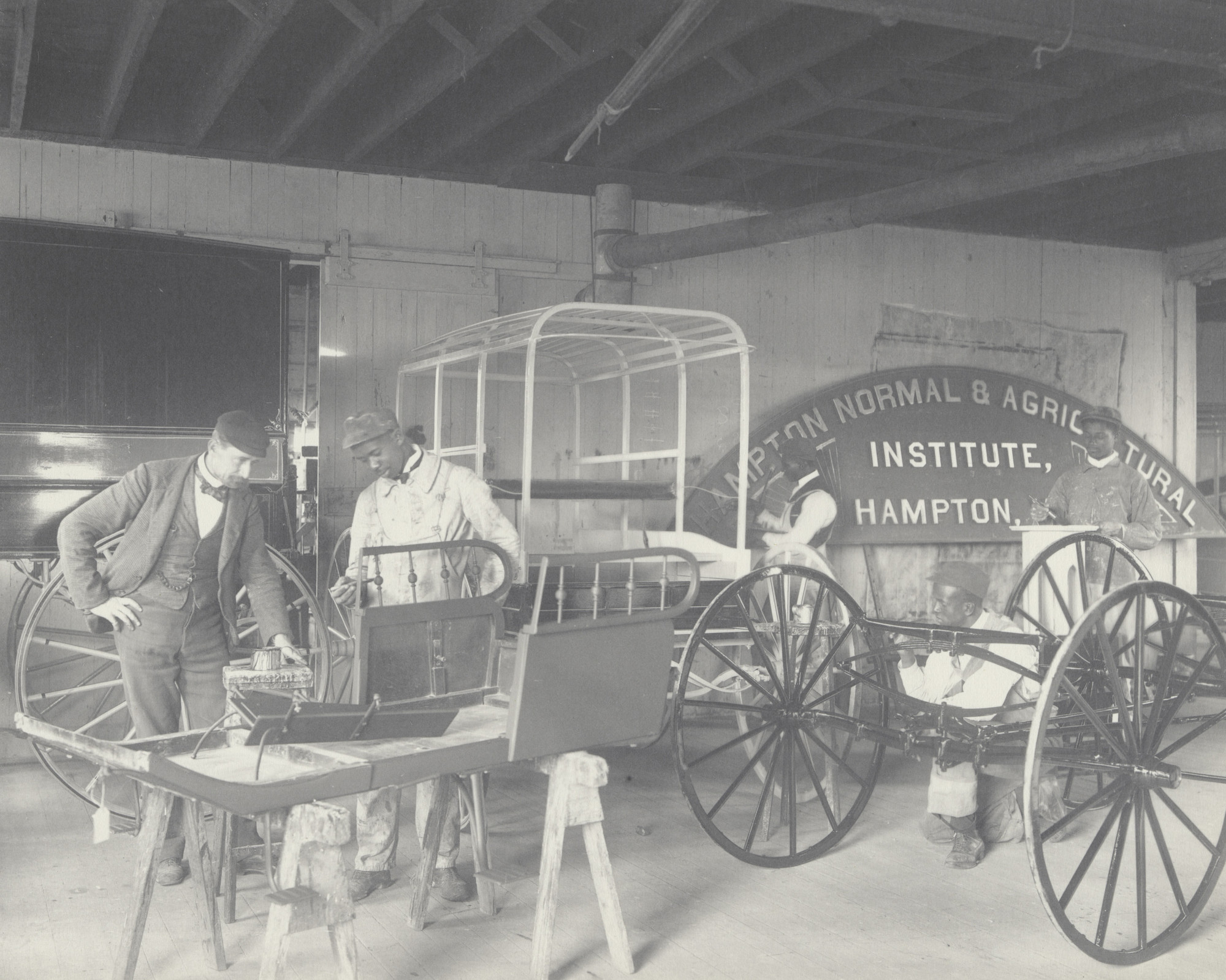 Frances Benjamin Johnston. A lesson in painting