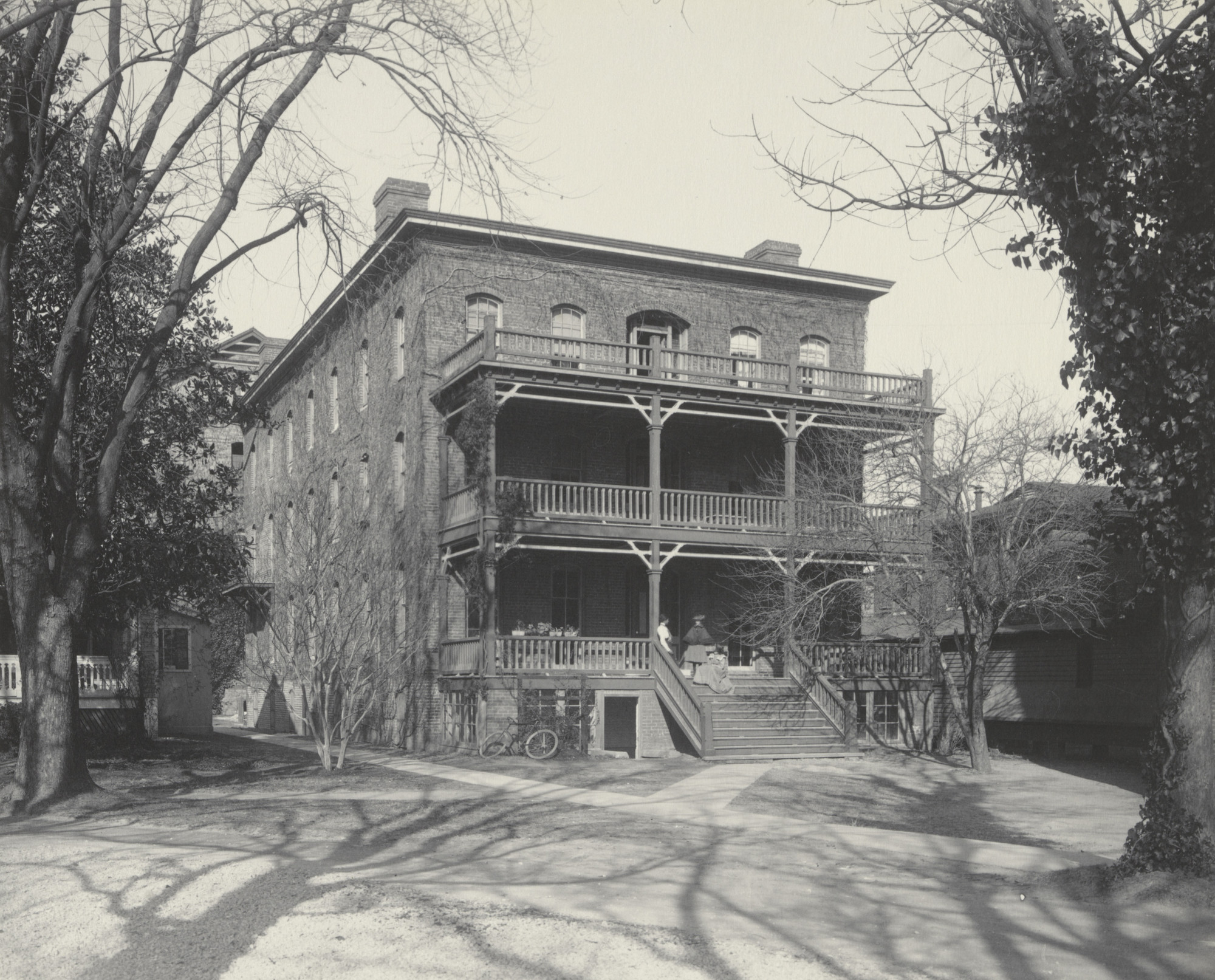 Frances Benjamin Johnston. Girls' Cottage. Dormitory for colored girls and teachers