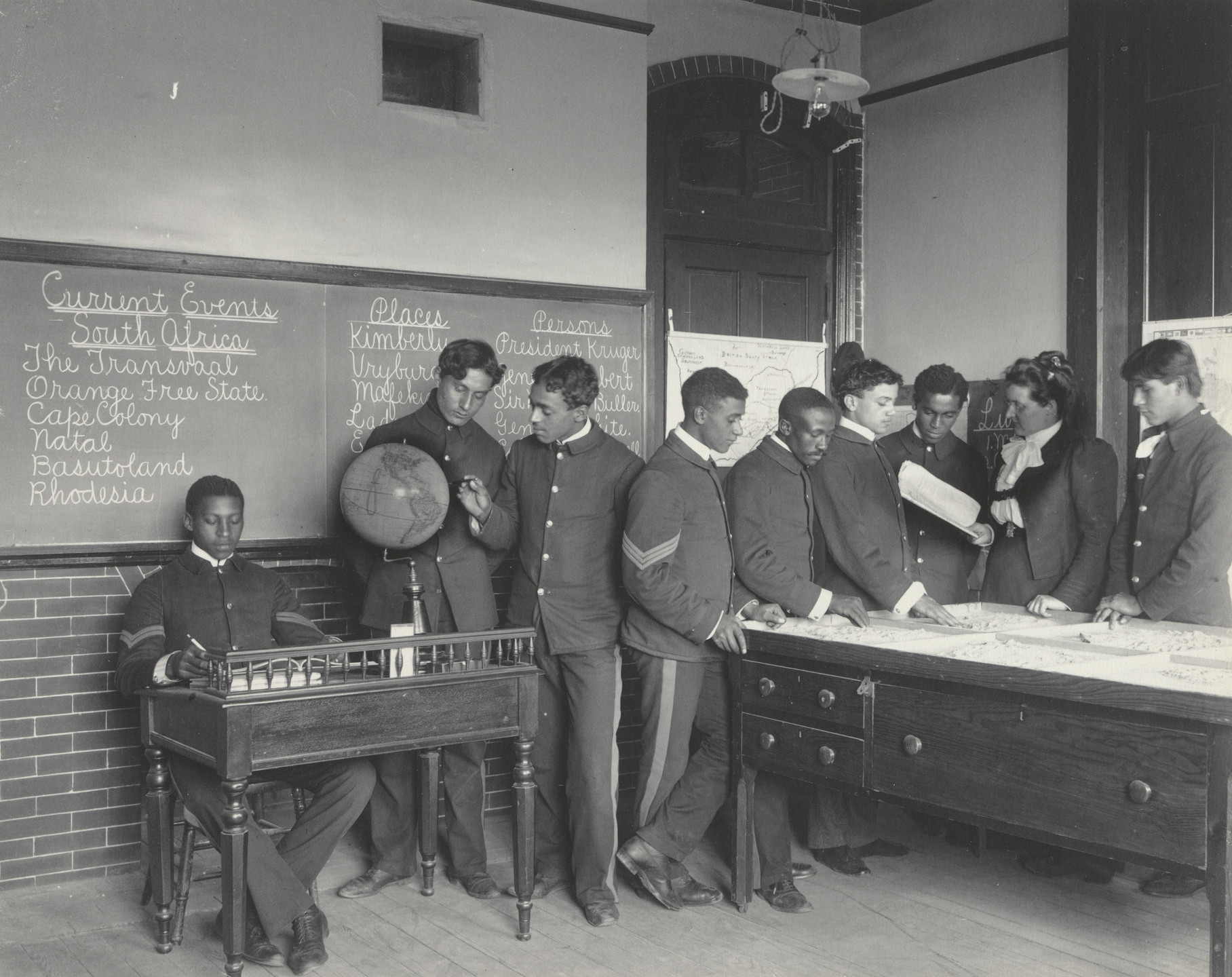Frances Benjamin Johnston. Geography. Class in current events. 1899-1900