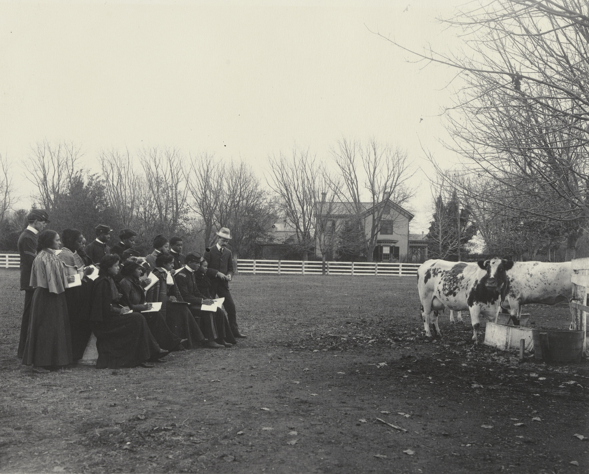 Frances Benjamin Johnston. Field work in sketching. (Agriculture work.)