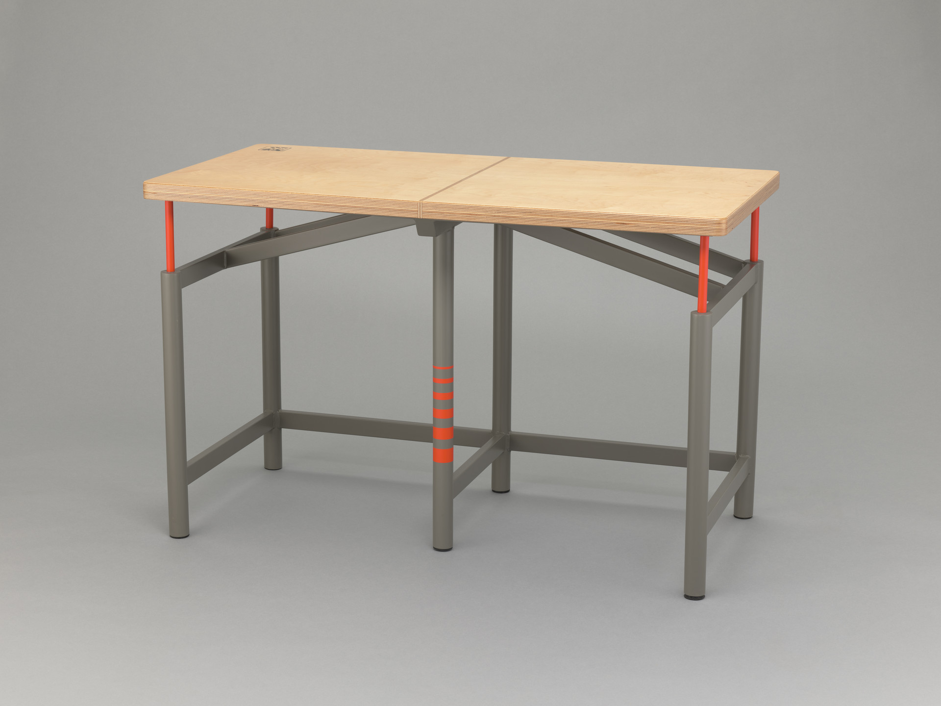 Ido Bruno, Arthur Brutter. Earthquake Table. 2010
