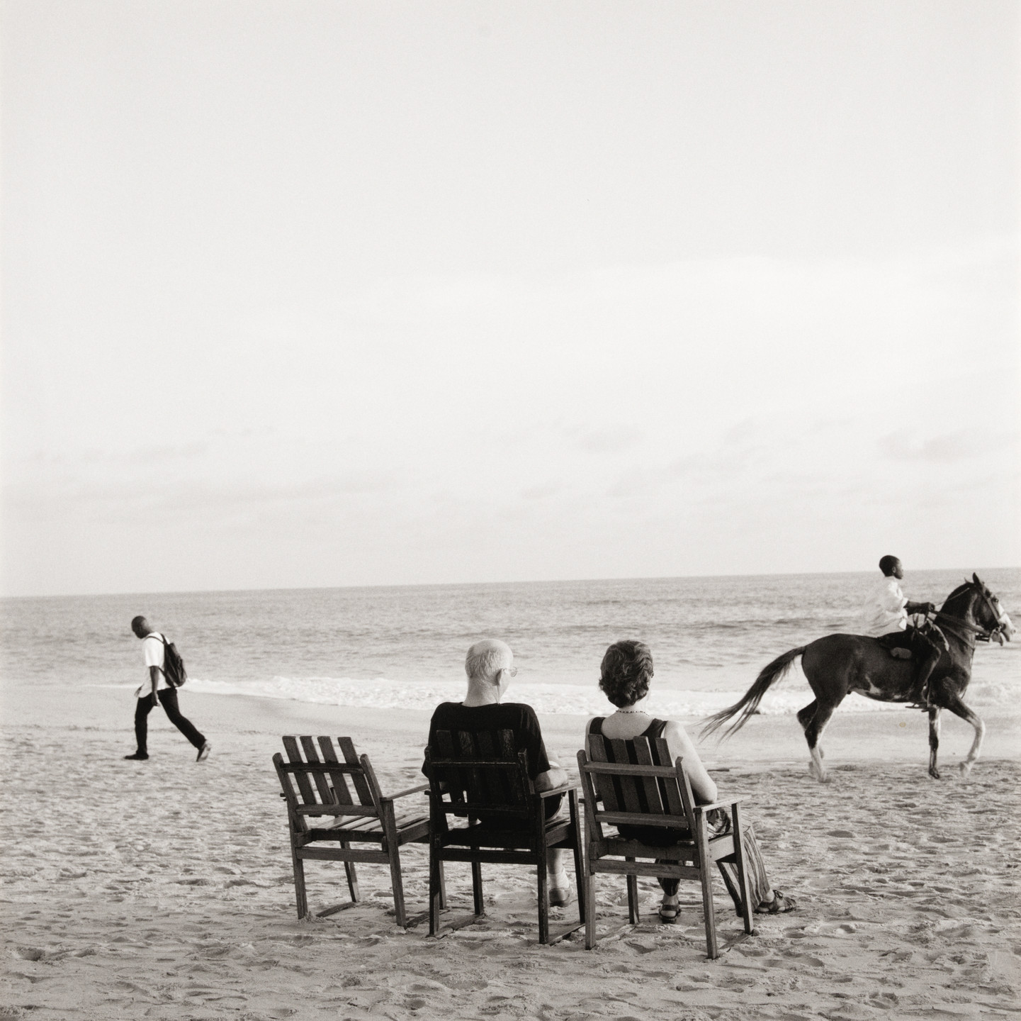 Akinbode Akinbiyi. Bar Beach, Victoria Island, Lagos from the series Sea Never Dry. 1999