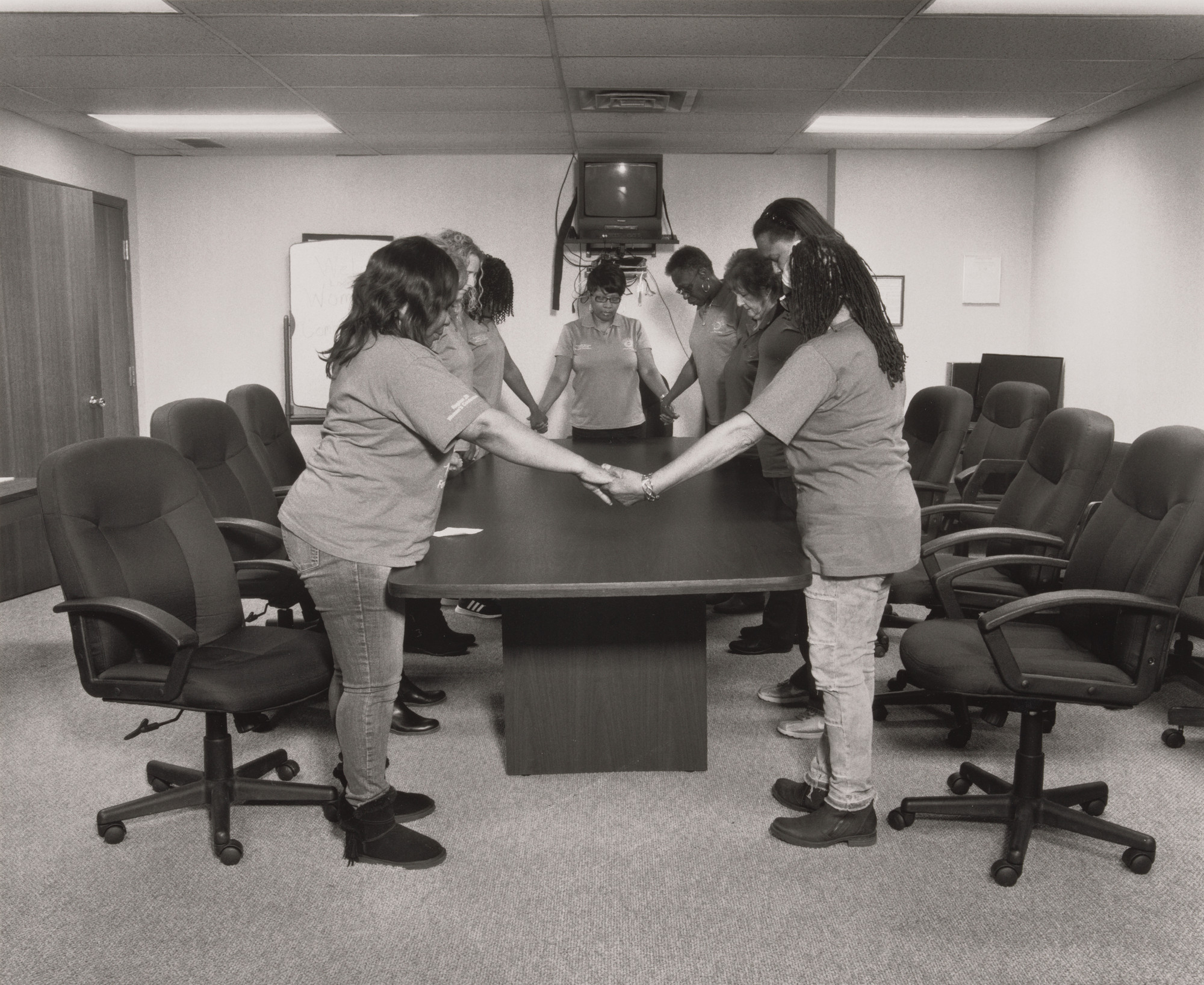 LaToya Ruby Frazier. Women’s Committee final gathering inside their conference room at UAW Local 1112 Reuther Scandy Alli union hall (left to right, Crystal Carpenter, Linda Hash, Trisha Brown,
RaNeal Edwards, Pamela Brown, Marilyn Moore, MaryOla Stemple, Tunisha Bell, and Francis Turnage), Lordstown, OH