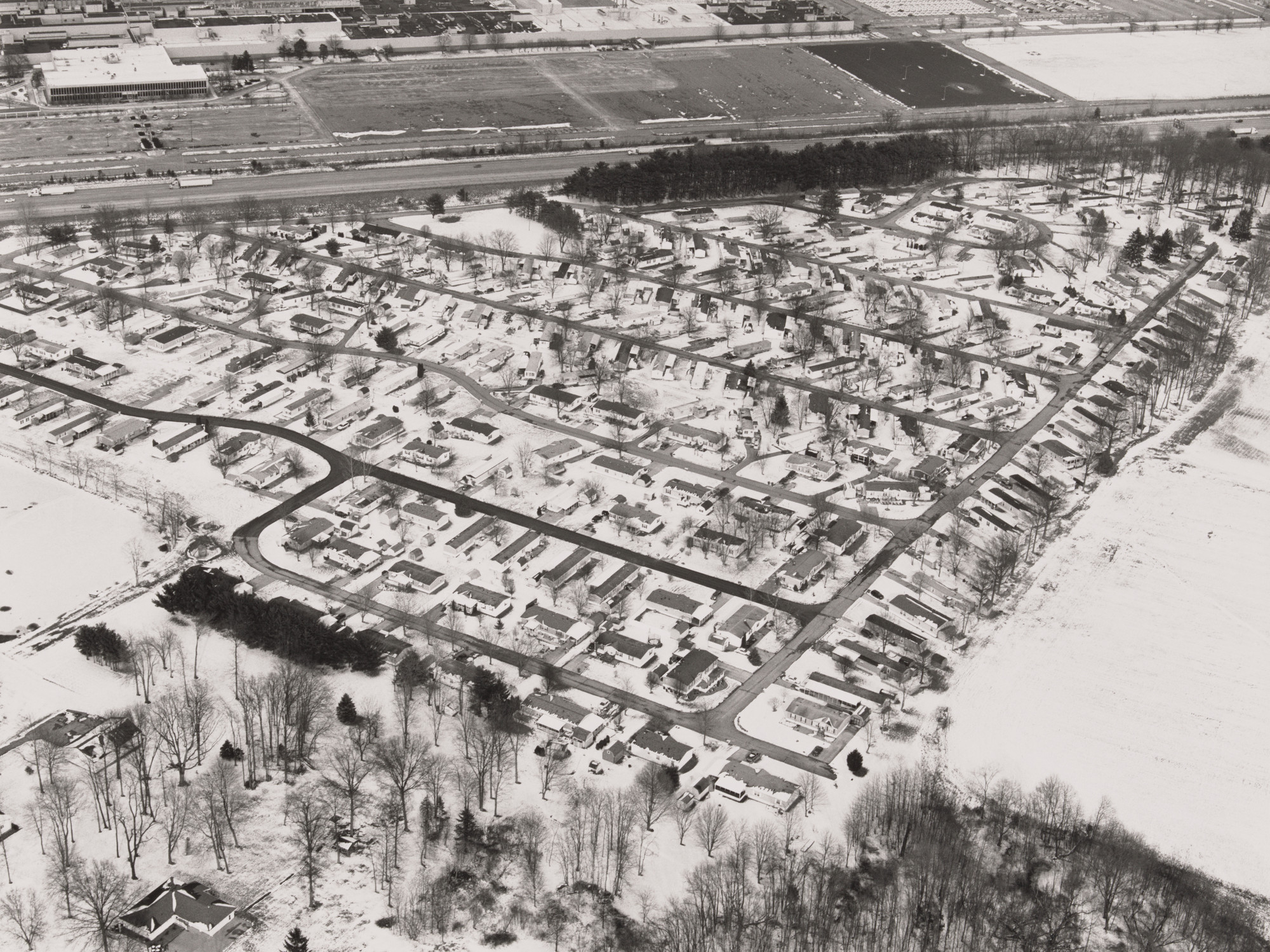 LaToya Ruby Frazier. Lordstown homes across the street from General Motors Lordstown Complex, 2300 Hallock Young Road, Warren, OH, 2019