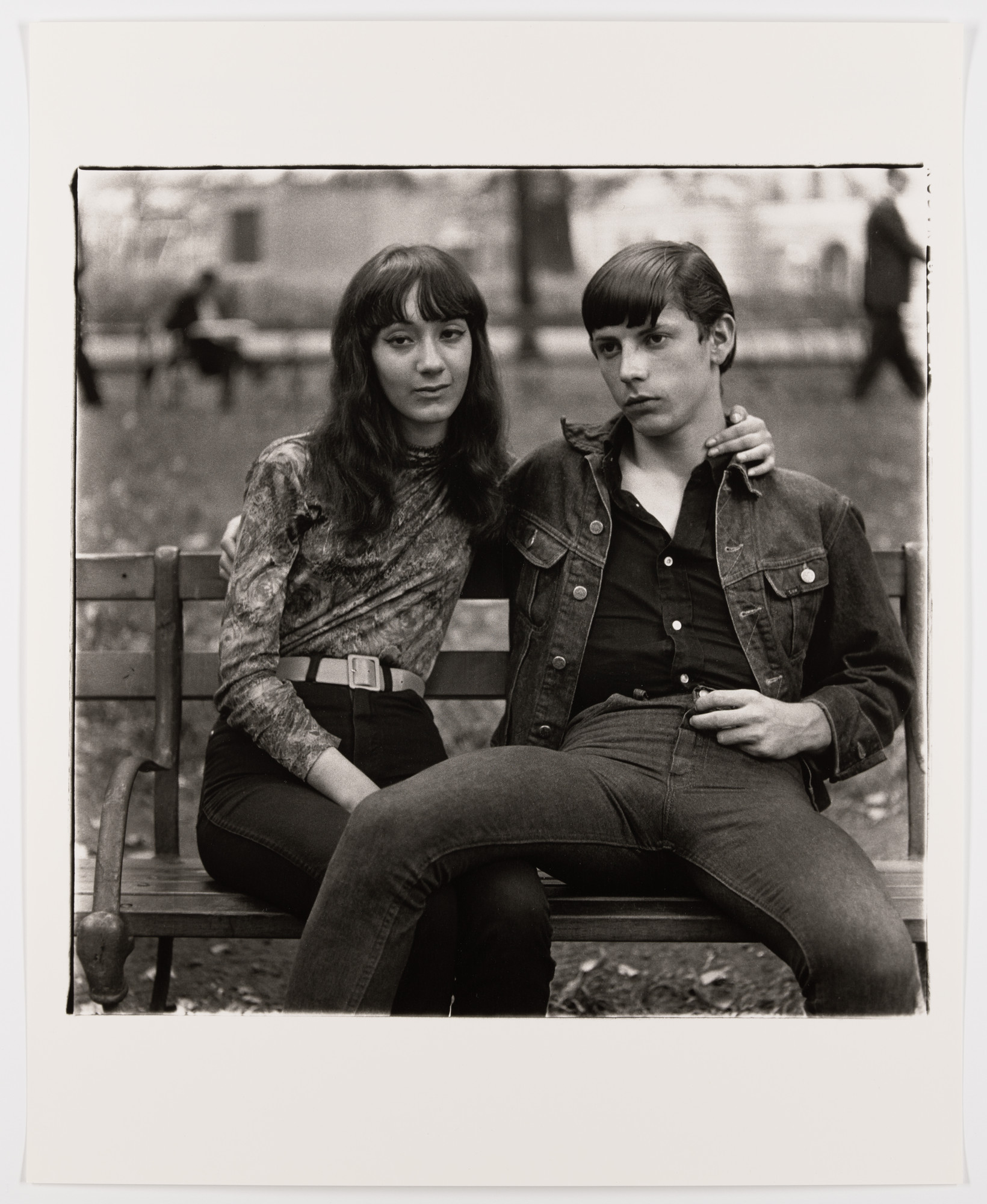 Diane Arbus. Young couple on a bench in Washington Square Park, N.Y.C., 1965