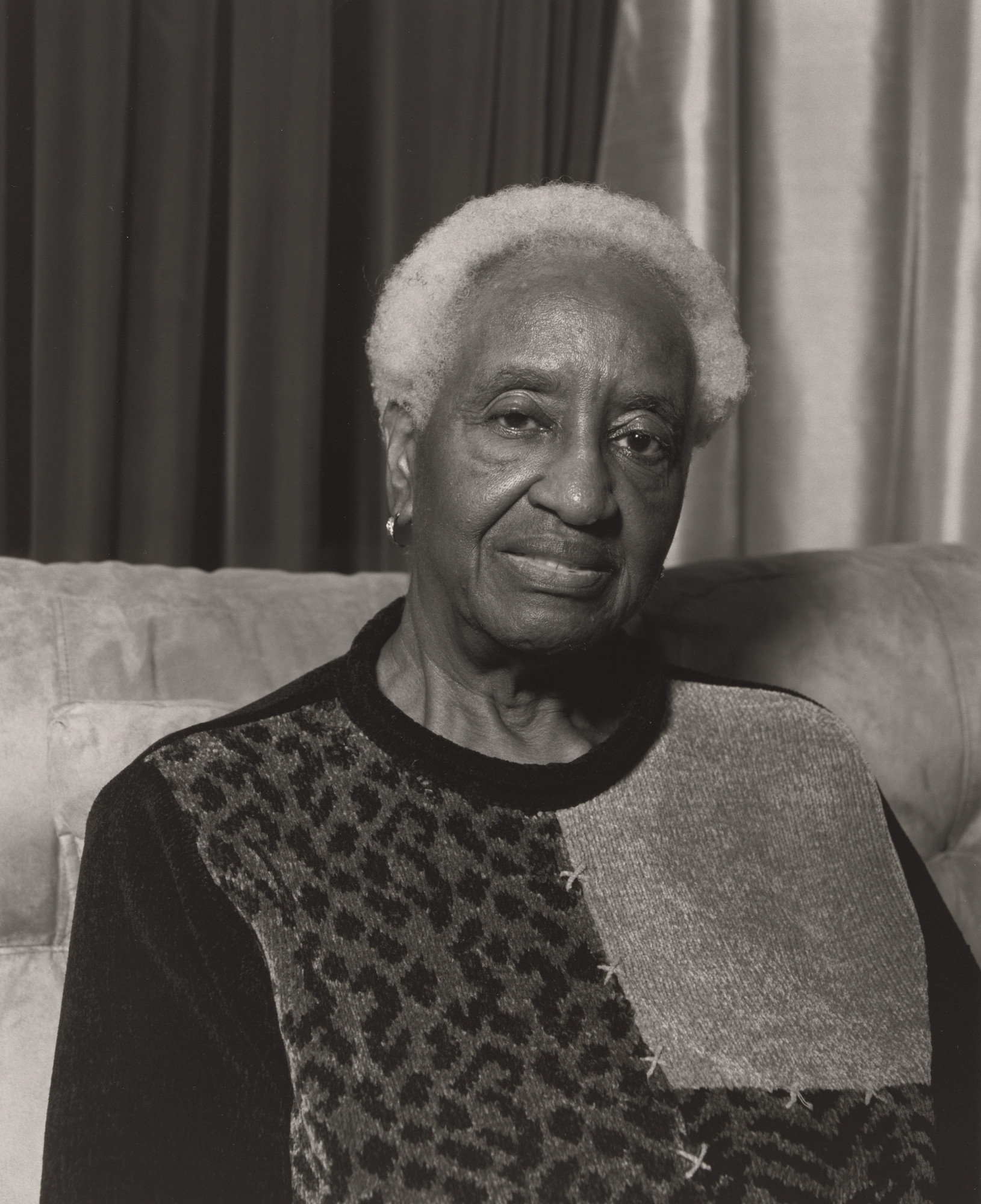 LaToya Ruby Frazier. Delores “Bootsie” Freeman, UAW Local 1112, retiree Women’s Committee, in Frances Turnage’s living room,(28 years in at GM Lordstown Complex, paint shop), Youngstown, OH.
