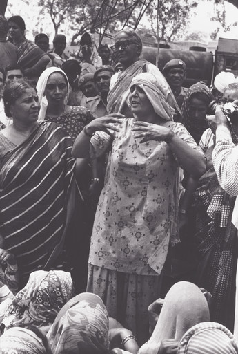 Shardabehn - Public testimony, Police Station, Delhi;  Shardabehn - Staged Portrait, DTC bus, Terminus, Delhi