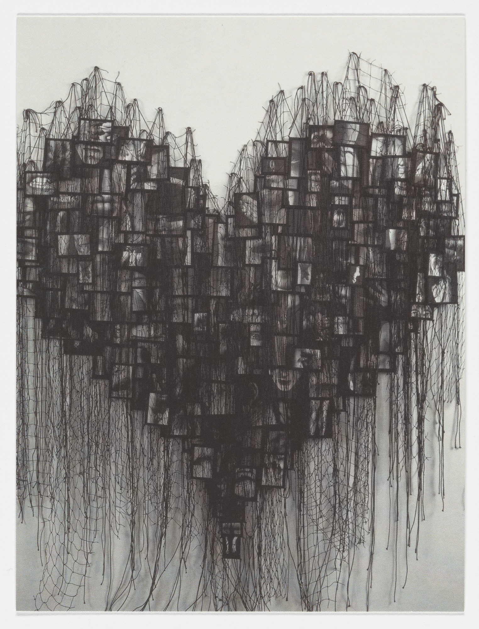 Annette Messager les messagers 洋書　作品集　画集 Annette Messager les messagers 洋書 作品集 画集 - メルカリ