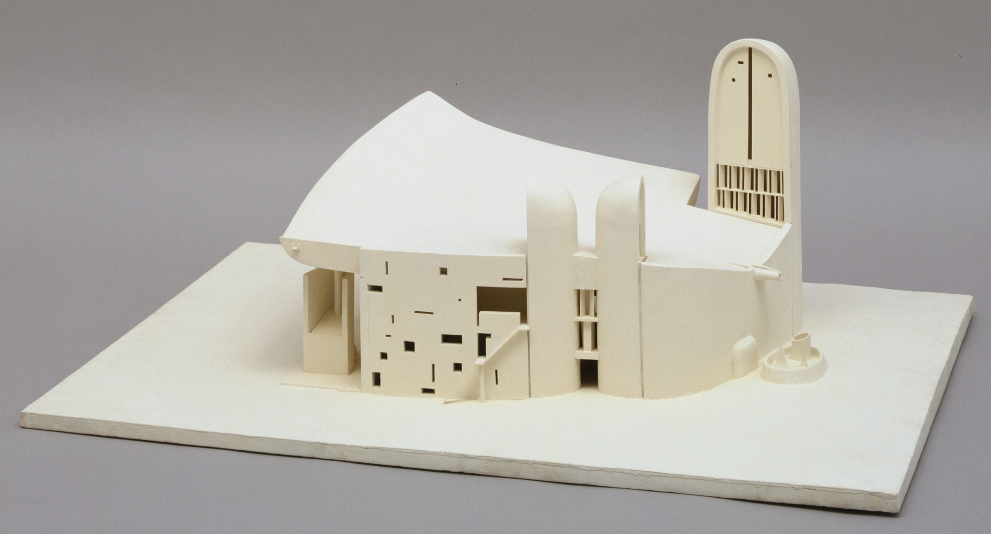 Le Corbusier (Charles-Édouard Jeanneret). Chapelle Notre-Dame-du-Haut, Ronchamp. 1950–1955