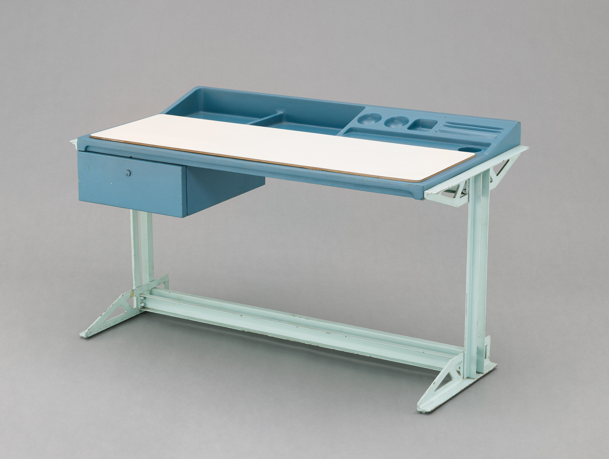 Flora Manteola, Ignacio Petchersky, Javier Sánchez Gómez, Josefa Santos, Justo Solsona, Rafael Viñoly. Writing desk from the Banco de la Ciudad de Buenos Aires, Buenos Aires, Argentina