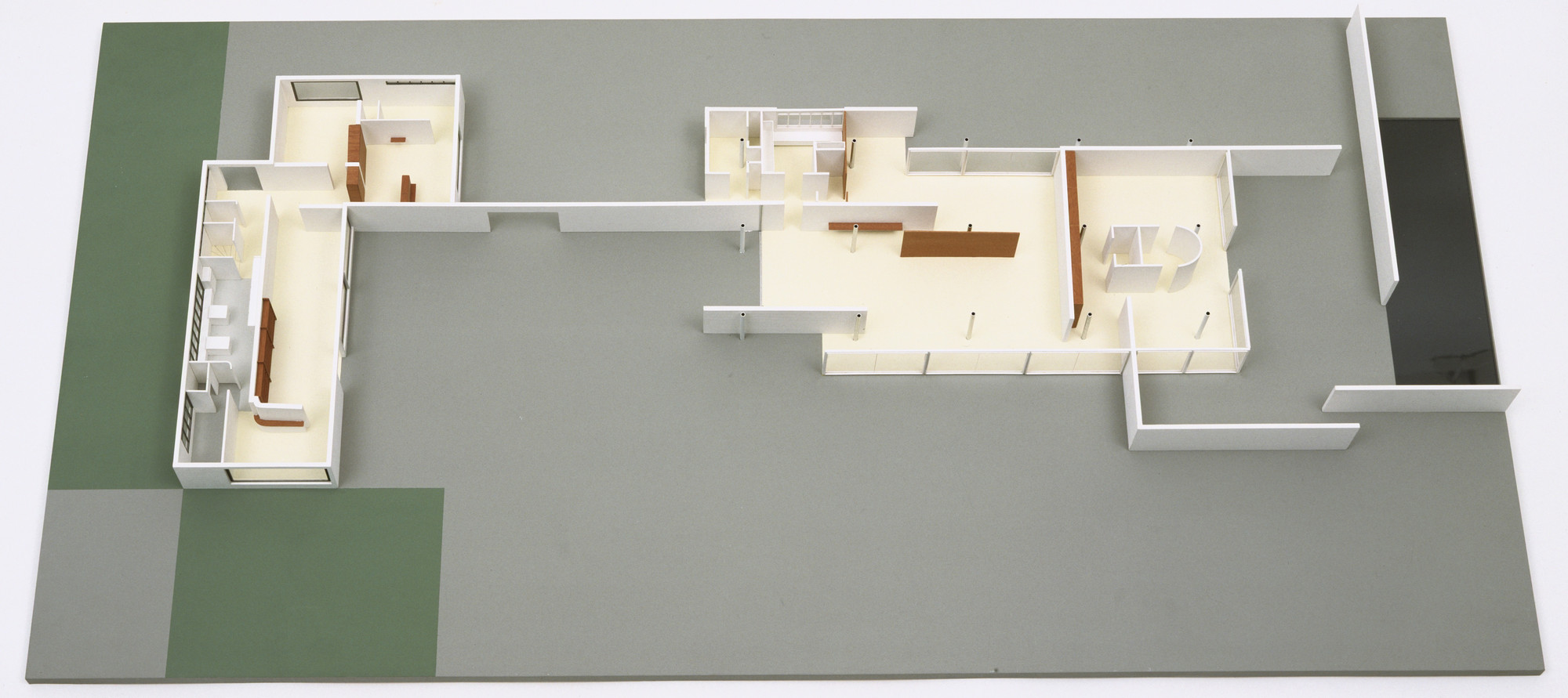 Ludwig Mies van der Rohe, Lilly Reich. Ground-Floor House in The Dwelling in our Time, German Building Exposition, Berlin, Germany. 1931