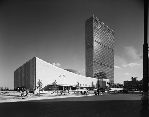 Wallace K. Harrison, Max Abramovitz, Oscar Niemeyer, Le Corbusier (Charles-Édouard Jeanneret), United Nations Headquarters Board of Design, Photograph by Ezra Stoller. United Nations Headquarters, New York, NY. 1954