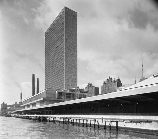 Wallace K. Harrison, Max Abramovitz, Oscar Niemeyer, Le Corbusier (Charles-Édouard Jeanneret), United Nations Headquarters Board of Design, Photograph by Ezra Stoller. United Nations Headquarters, New York, NY. 1954