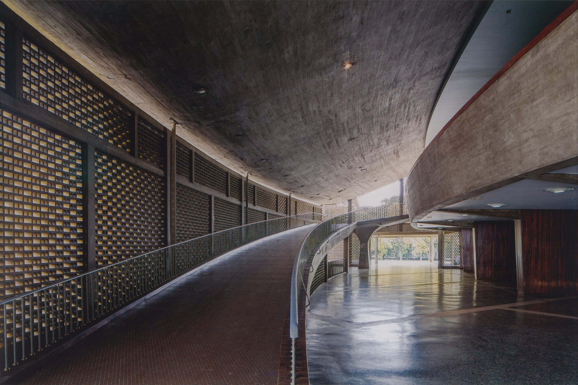 Leonardo Finotti, Carlos Raúl Villanueva. Plaza Cubierta, Universidad Central de Venezuela, Caracas, Venezuela. 2014