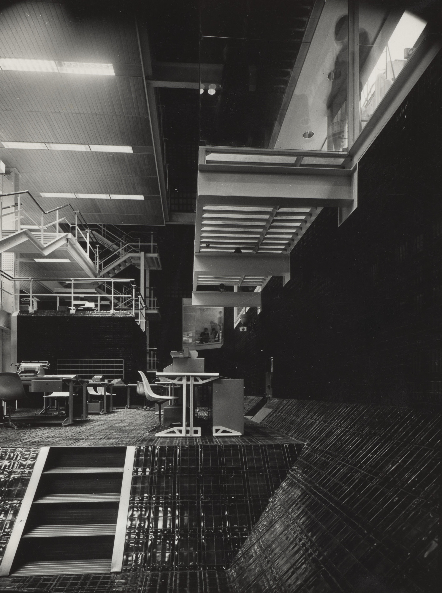 Flora Manteola, Ignacio Petchersky, Javier Sánchez Gómez, Josefa Santos, Justo Solsona, Rafael Viñoly. Banco de la Ciudad de Buenos Aires – Casa Matriz, Buenos Aires, Argentina