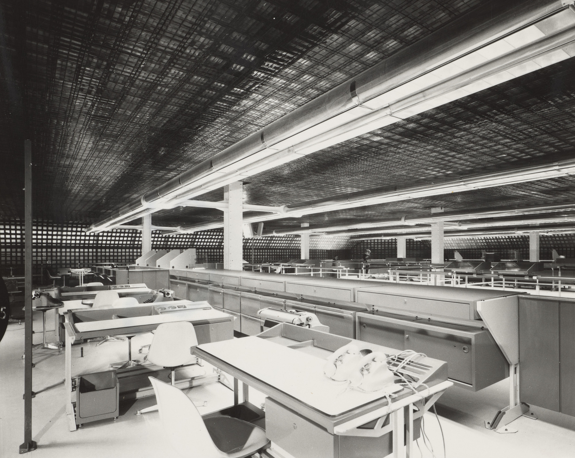 Flora Manteola, Ignacio Petchersky, Javier Sánchez Gómez, Josefa Santos, Justo Solsona, Rafael Viñoly. Banco de la Ciudad de Buenos Aires – Casa Matriz, Buenos Aires, Argentina