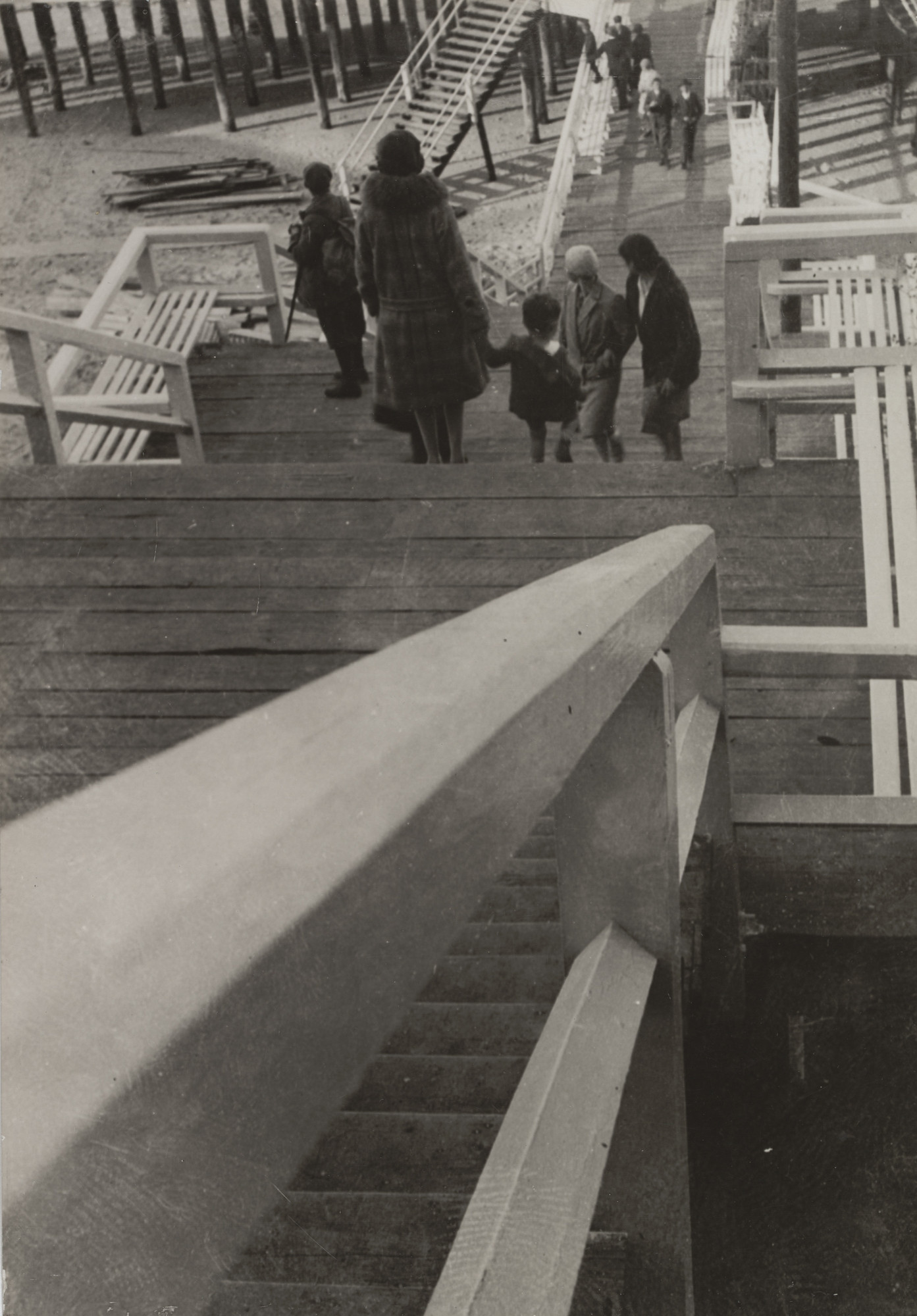 László Moholy-Nagy. The Boardwalk