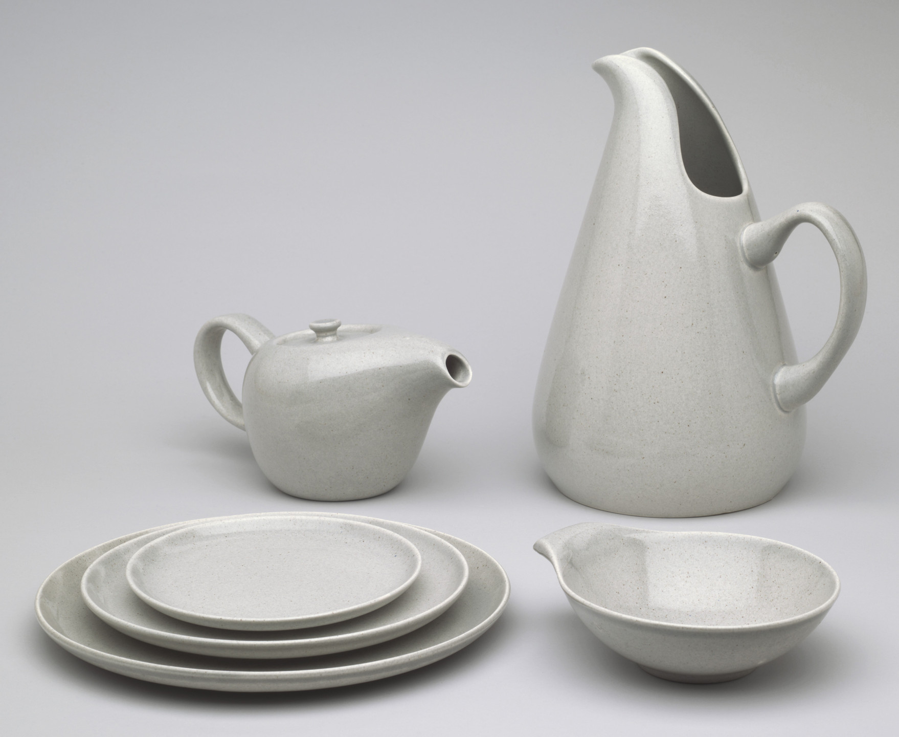 Russel Wright. &#34;American Modern&#34; Dinnerware. 1937