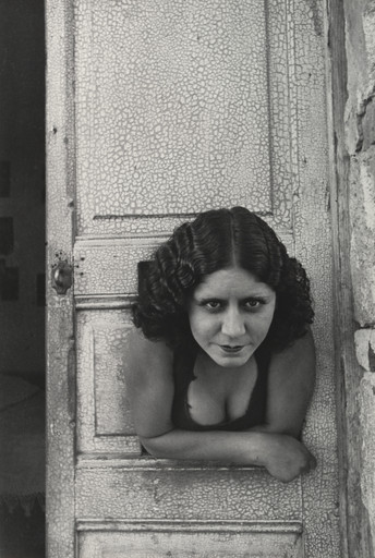 Henri Cartier-Bresson. Calle Cuauhtemoctzin, Mexico City. 1934-35