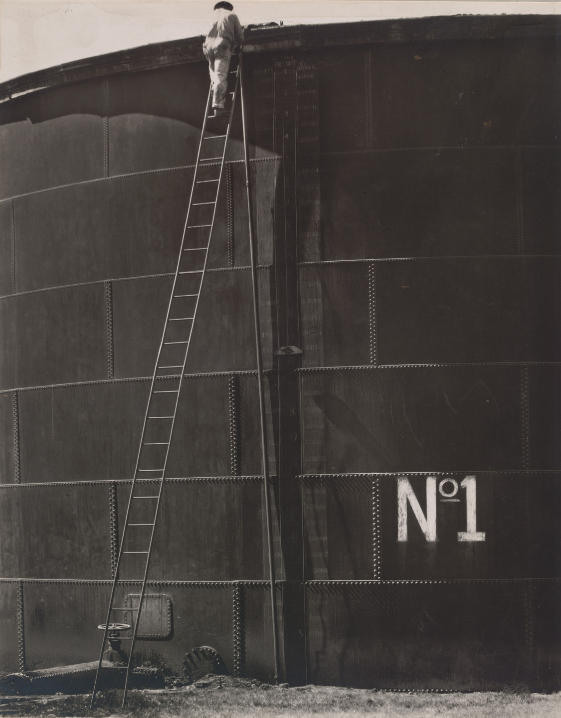 Tina Modotti. Oil Tank. 1927