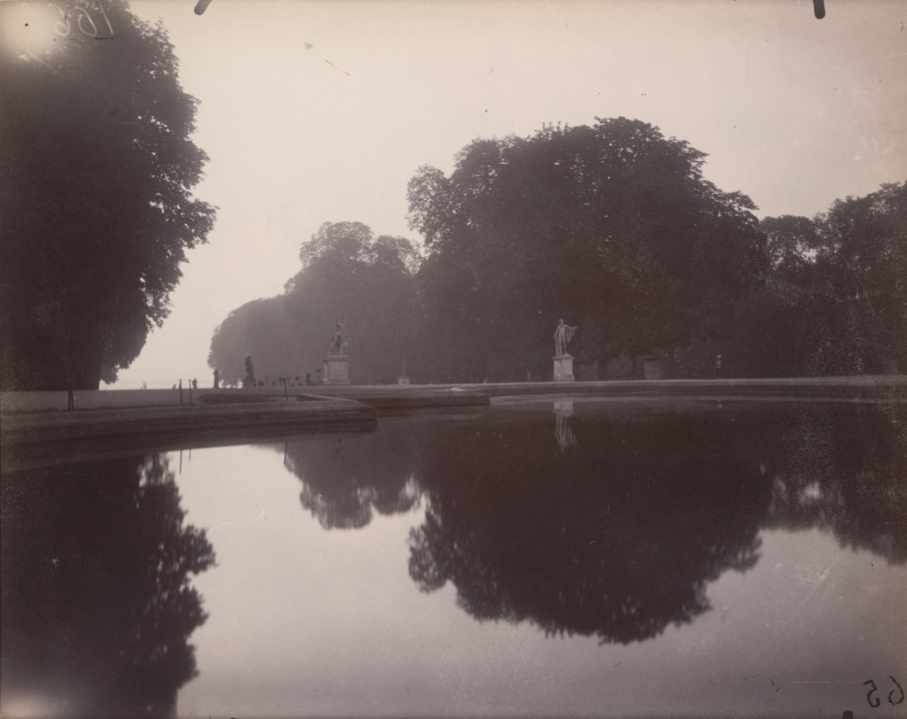 Saint-Cloud, Eugène Atget, July. Morning, 6:30. 1921, Matte albumen silver print