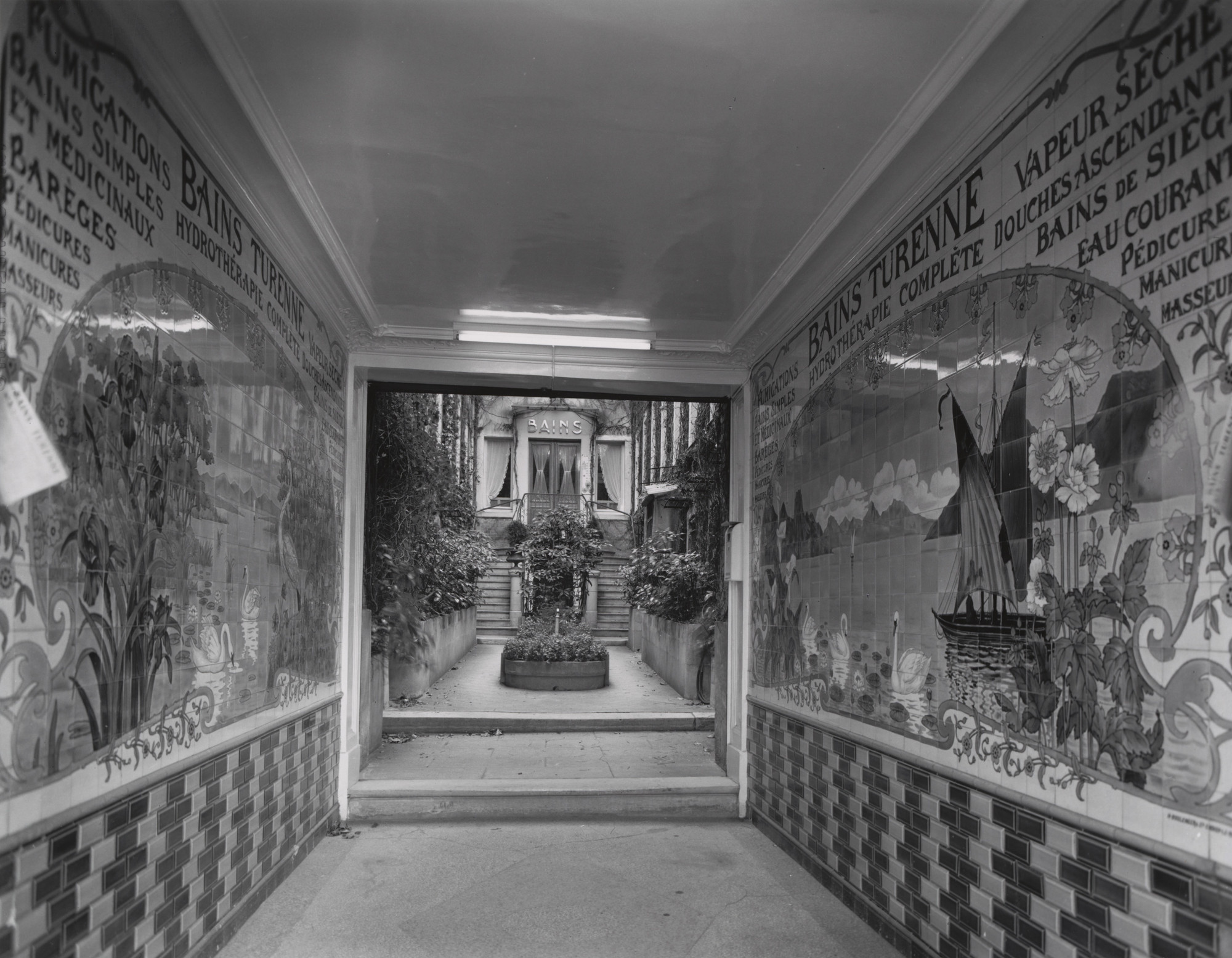 Clarence John Laughlin. Reality as a Stage Set