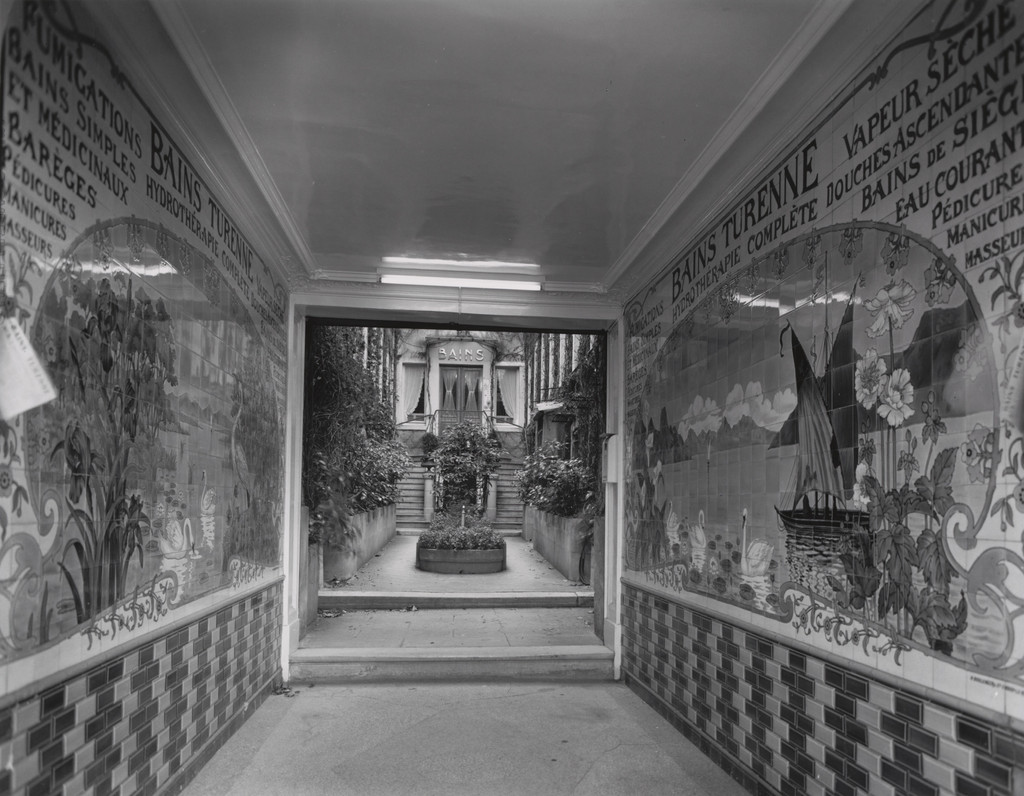 Reality as a Stage Set