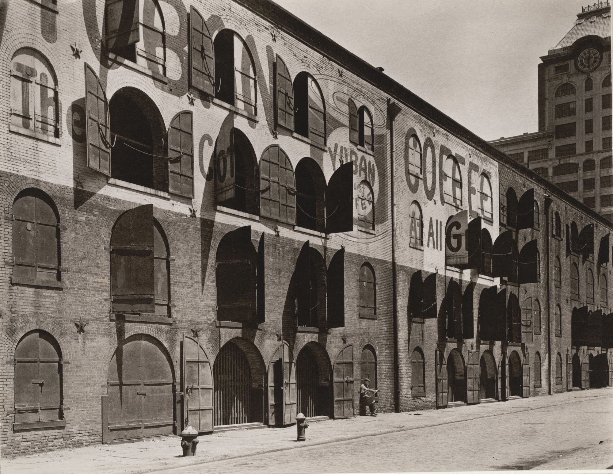 Berenice Abbott. Warehouse, Water and Dock Streets, Brooklyn