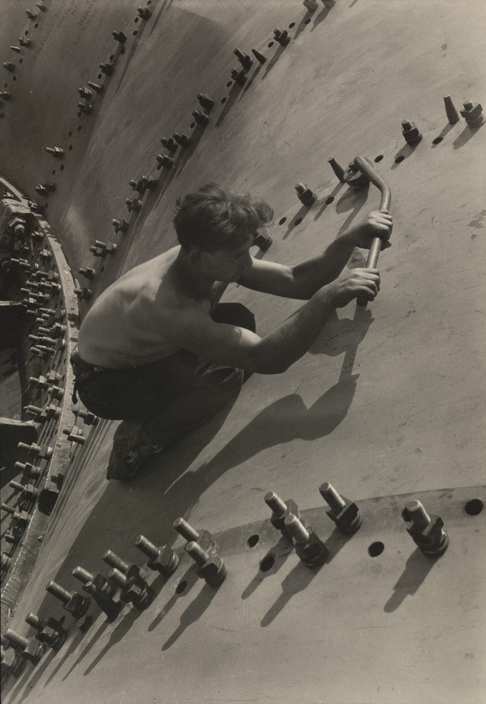 A Generator Shell, Dnieperstroi