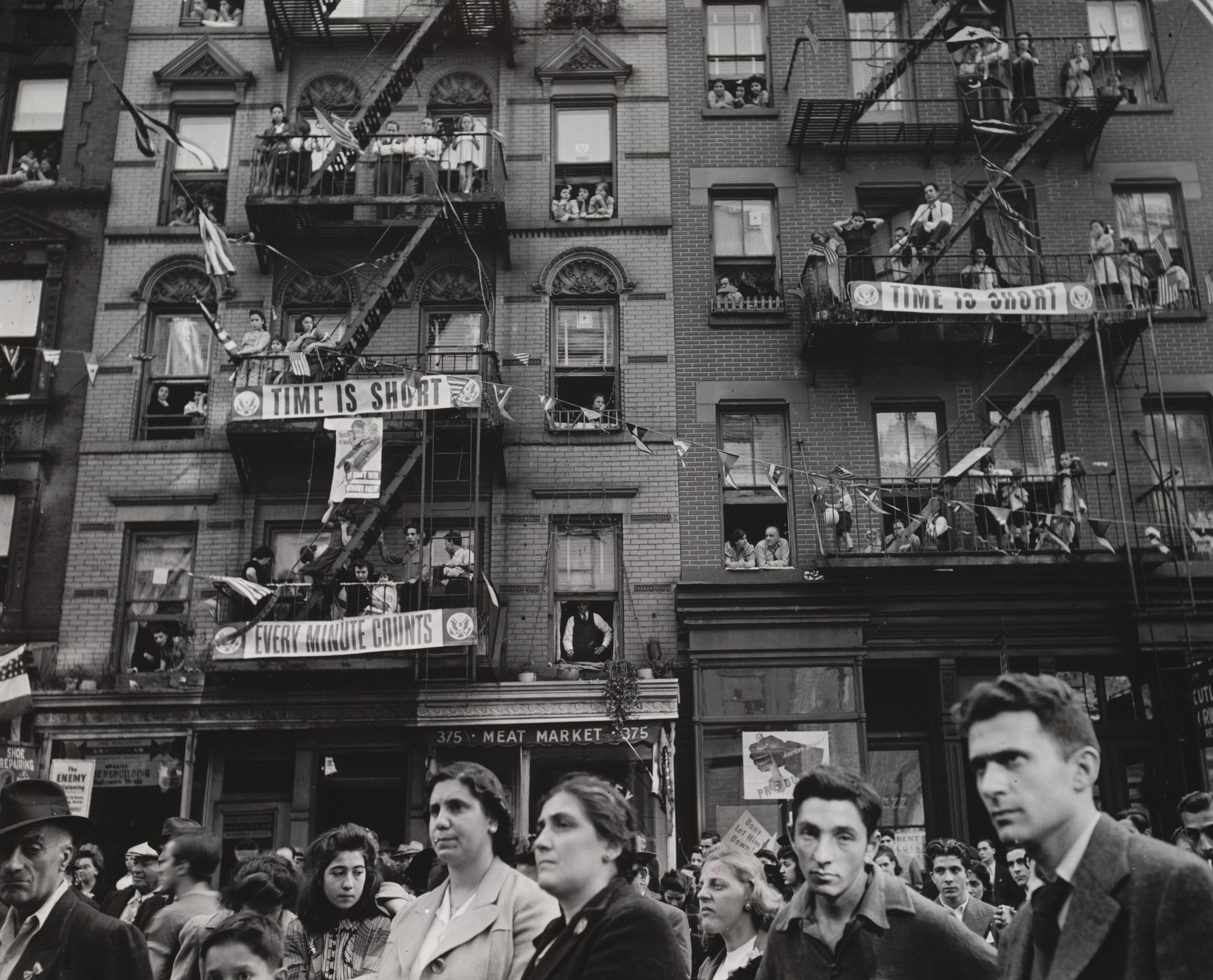 Weegee (Arthur Fellig). Time is Short