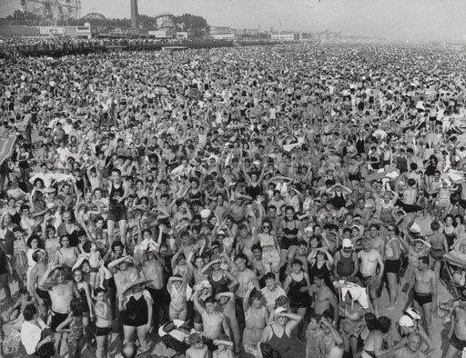 Weegee (Arthur Fellig). Coney Island. July 22, 1940