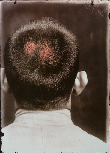 Rosângela Rennó. Double Crown (from the series Vulgo). 1998