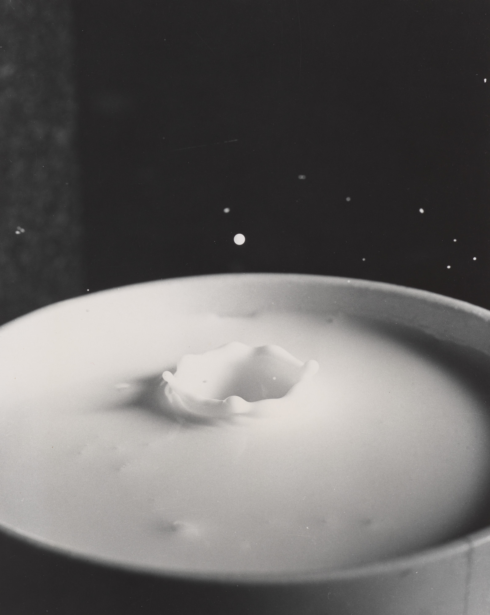 Harold Eugene Edgerton. Milk Drop