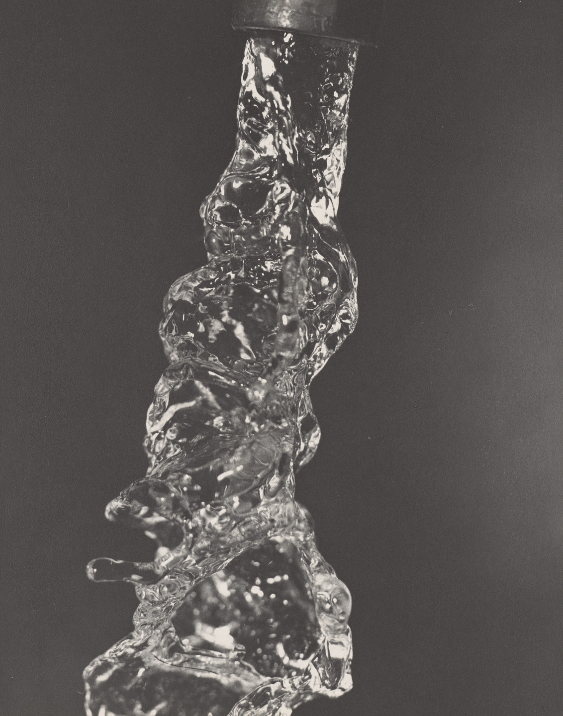 Harold Eugene Edgerton. Water from a Faucet. 1932