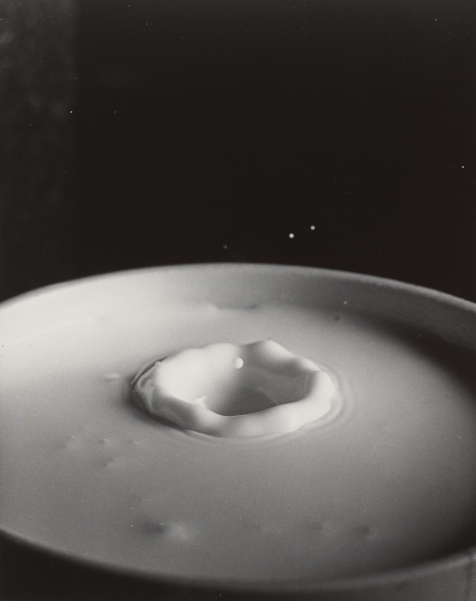 Harold Eugene Edgerton. Milk Drop