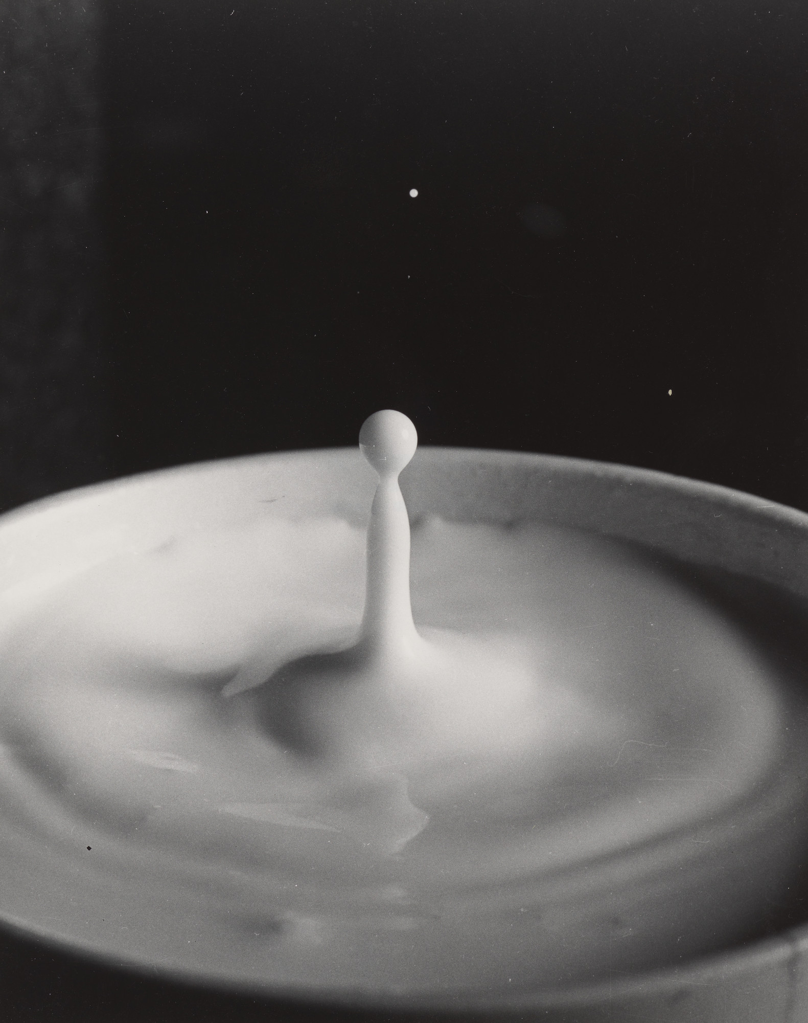 Harold Eugene Edgerton. Milk Drop