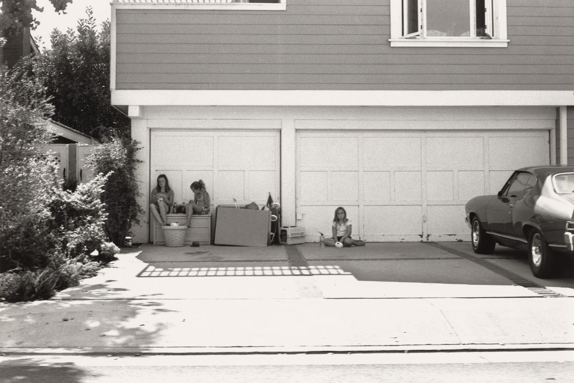 Ed Templeton, Deanna Templeton. Huntington Beach (Kids on Driveway)
