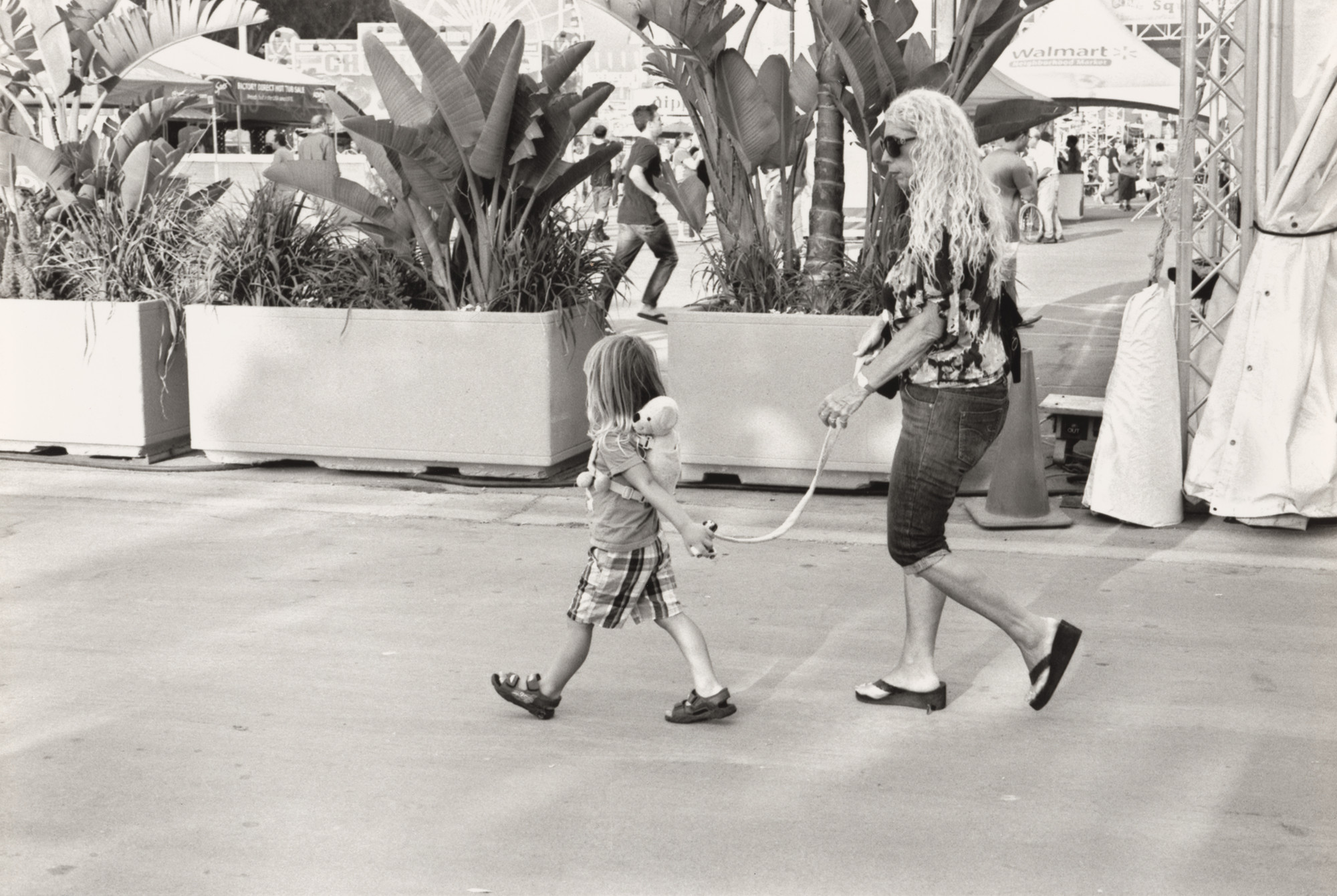 Ed Templeton, Deanna Templeton. Untitled (kid on leash 1)