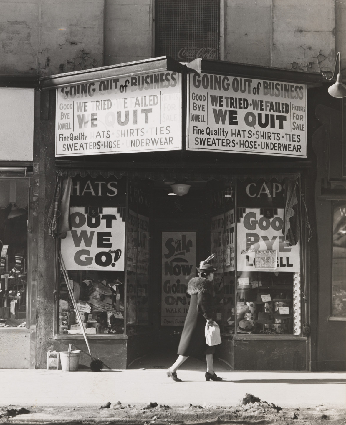 Jack Delano. Store Going Out of Business, Lowell, Massachusetts. 1941