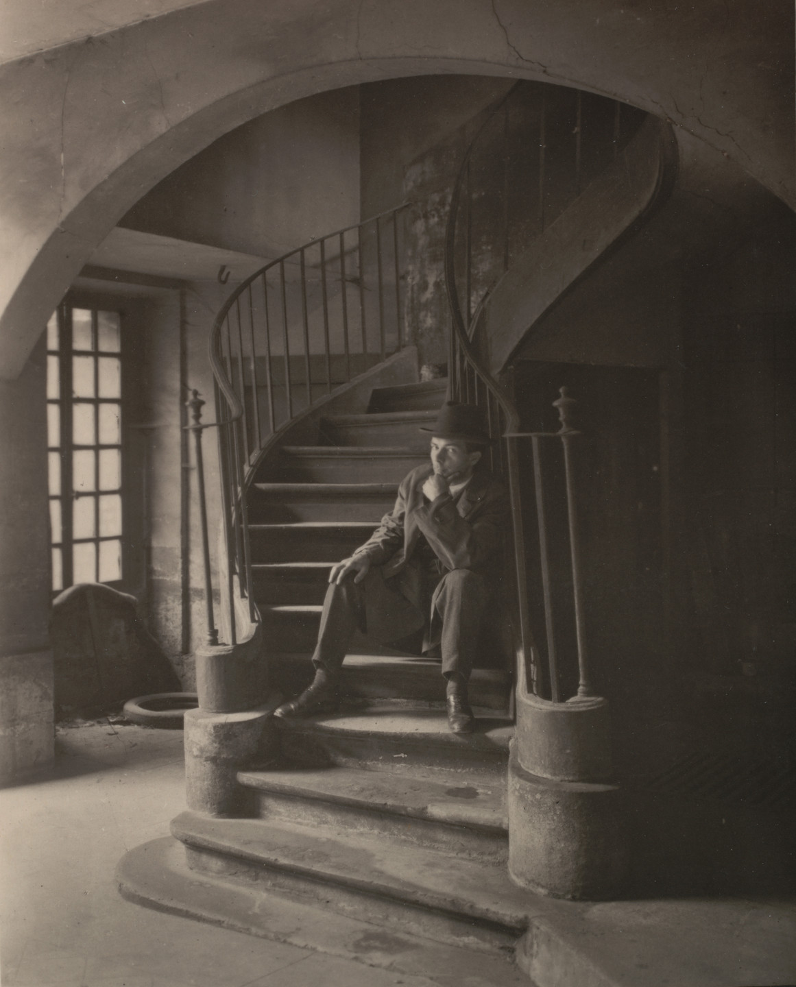 André Kertész. Latin Quarter. 1927